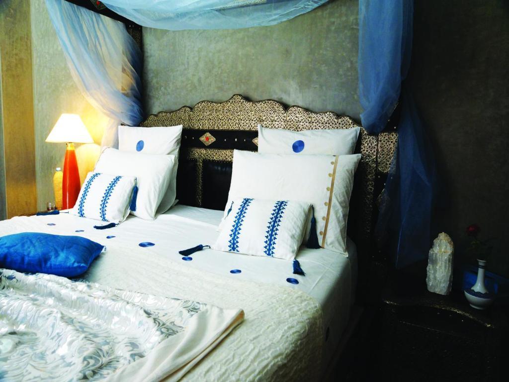 Samira Group & 3*